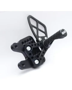 PODNÓŻKI REGULOWANE RG RACING SUZUKI GSXR1000 K9-, ZESTAW BLACK